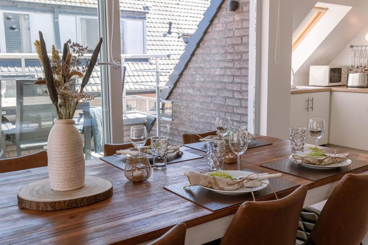 Huswell - Centrally Located Apartment With Sunny Terrace Oostende Exterior foto